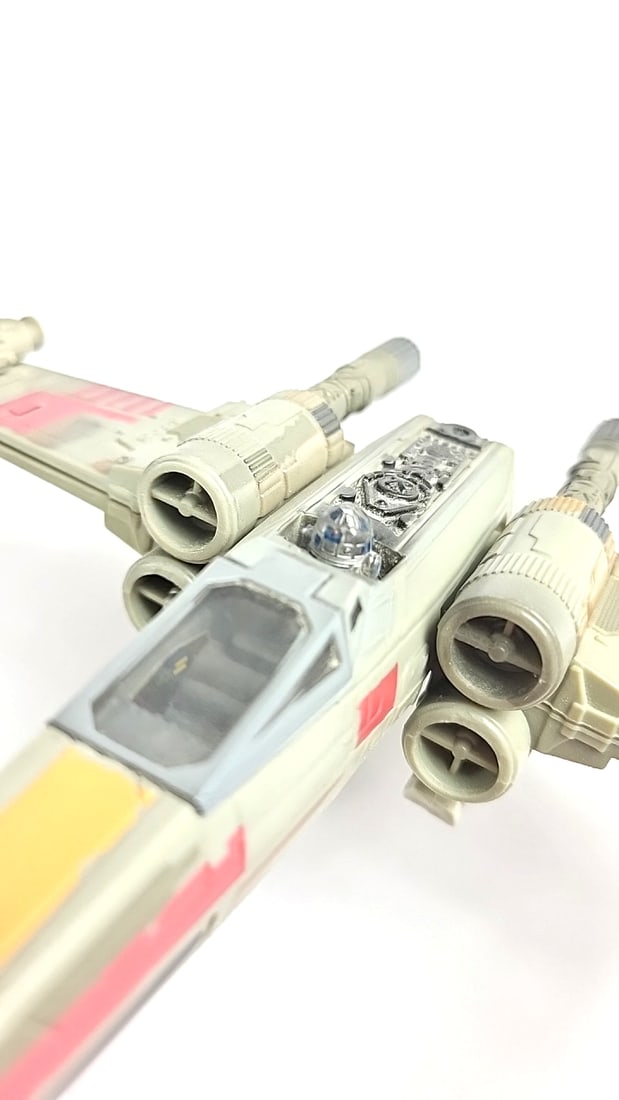 Star Wars 2002 Lucas Film - Hasbro X-Wing Model Spaceship Toy with Antennas - Gray/Red - 2