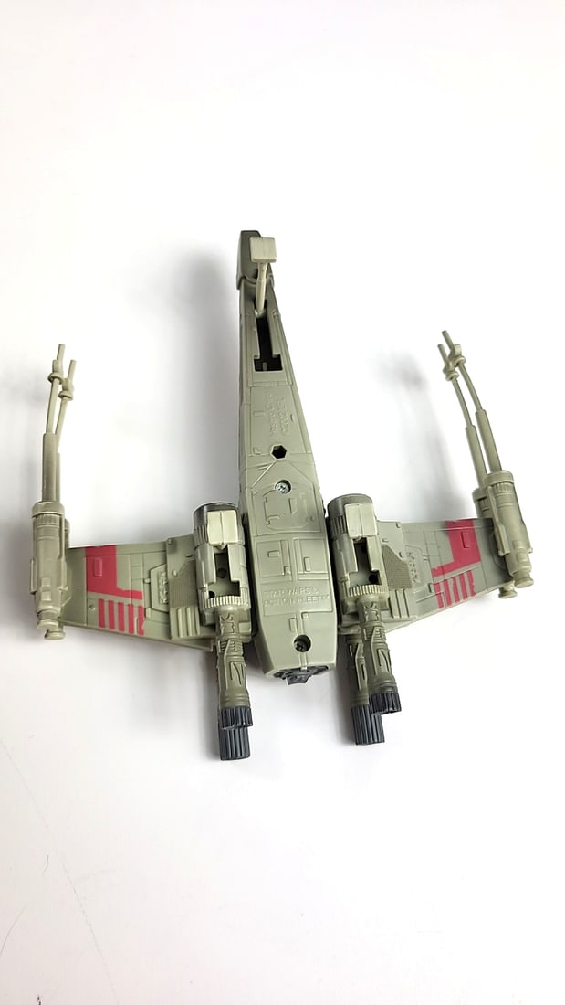 Star Wars 2002 Lucas Film - Hasbro X-Wing Model Spaceship Toy with Antennas - Gray/Red - 6