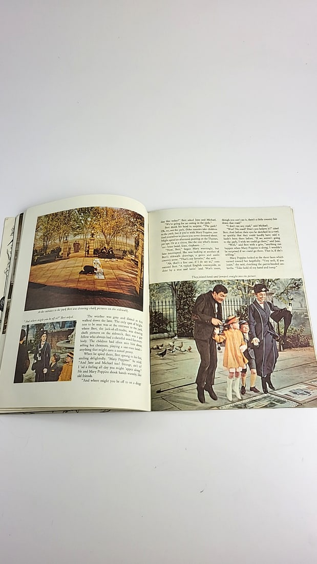 Disney Mary Poppins Book Golden Press Vintage Illustrated Collectible 1964 - 12