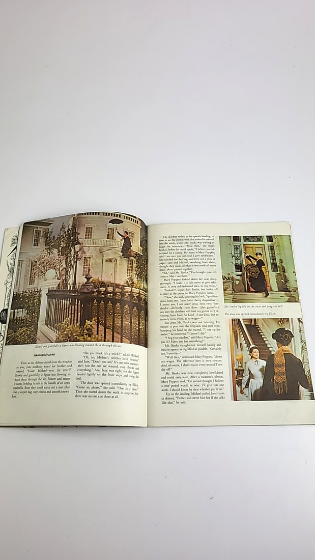 Disney Mary Poppins Book Golden Press Vintage Illustrated Collectible 1964 - 9