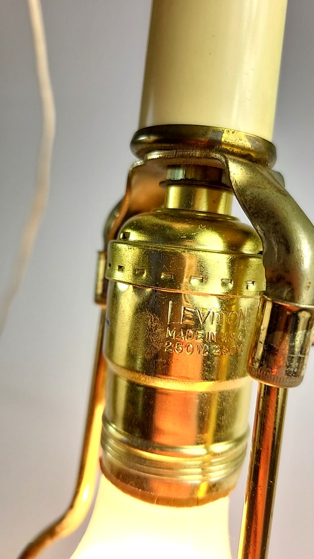 Vintage Leviton Brass Lamp with Harp and Finial, Marble Base, Classic Design - ðŸ’&# - 7