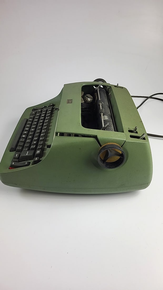 IBM Selectric Typewriter Vintage Green Electric Keyboard Retro Office Machine - Untested - 11