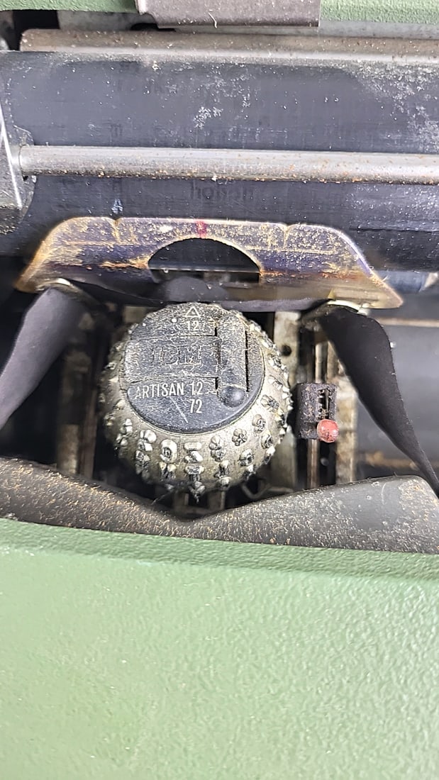 IBM Selectric Typewriter Vintage Green Electric Keyboard Retro Office Machine - Untested - 20