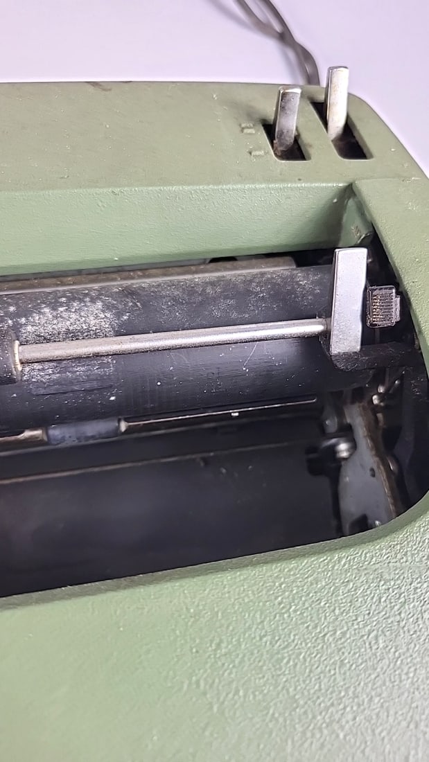 IBM Selectric Typewriter Vintage Green Electric Keyboard Retro Office Machine - Untested - 5