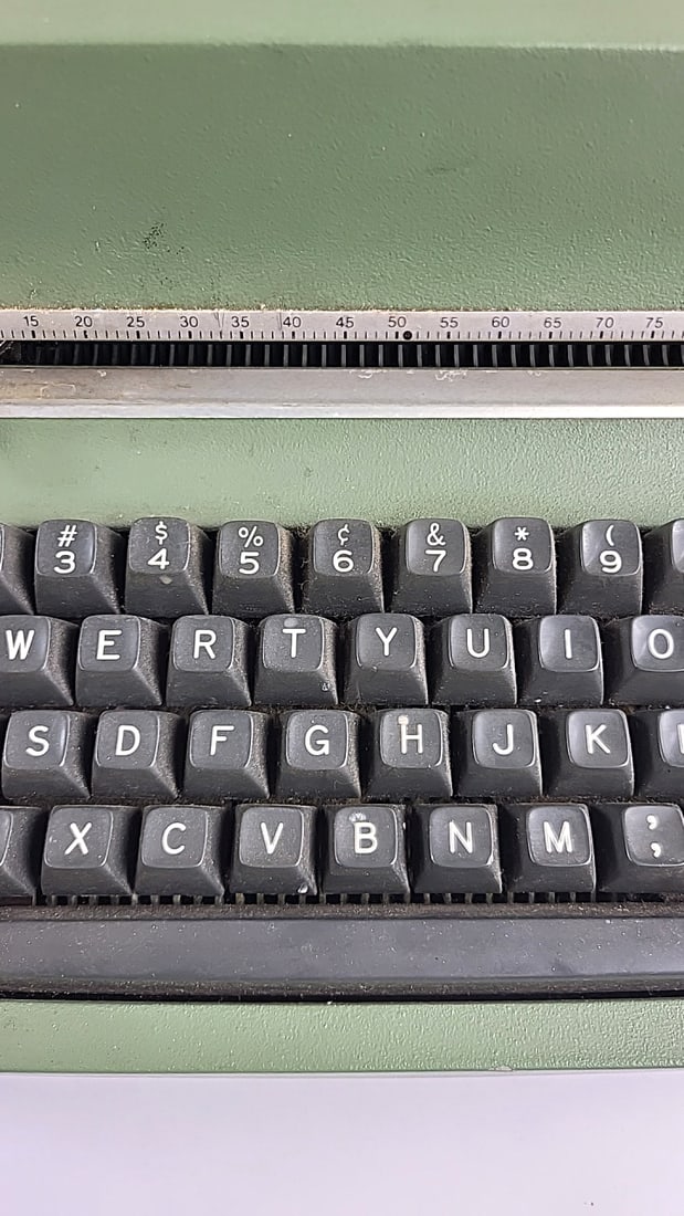 IBM Selectric Typewriter Vintage Green Electric Keyboard Retro Office Machine - Untested - 8