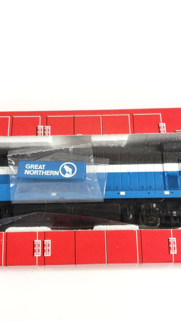 Atlas HO Scale U33C Locomotive No.8531 Great Northern Road No.2544 HO - 5