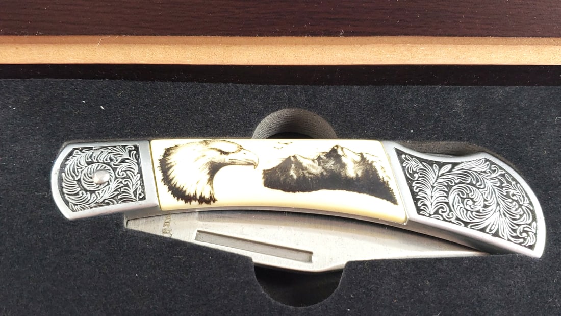 Falkner American Wildlife Pocket Knife with Eagle Design and Box - 4