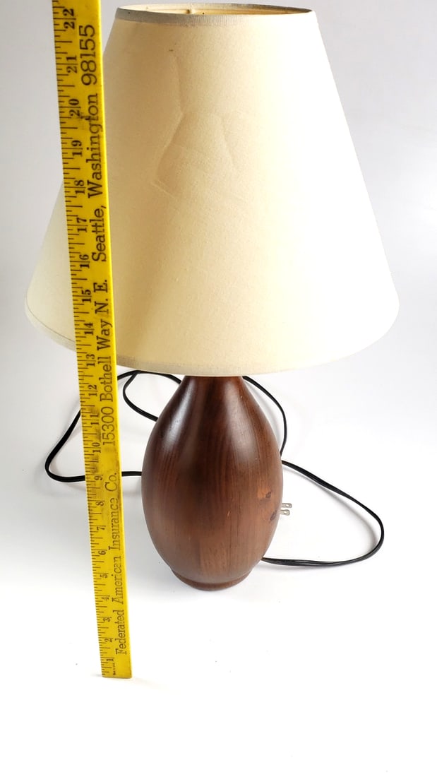 Vintage Table Lamp with Wooden Base and Cream Shade - 2