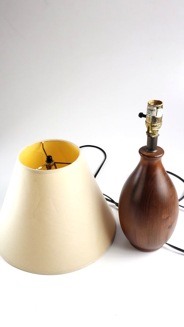 Vintage Table Lamp with Wooden Base and Cream Shade - 3