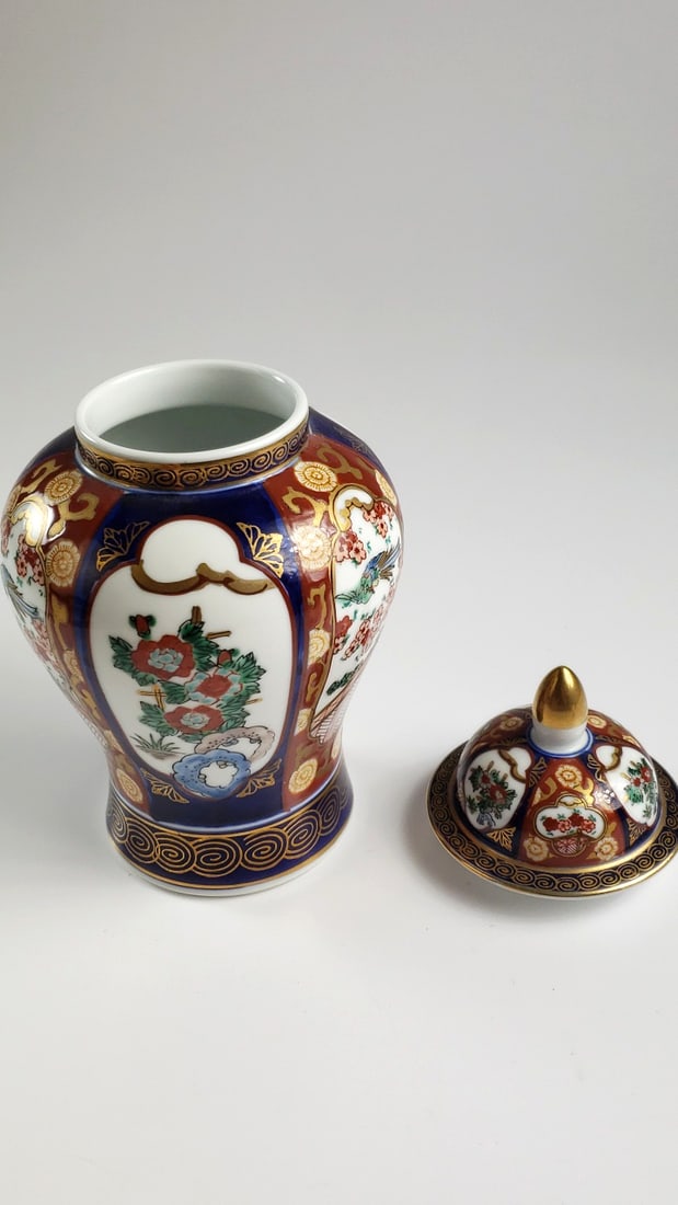 Japanese LJ Original Porcelain Ginger Jar with Floral Motif and Gold Accents - 3