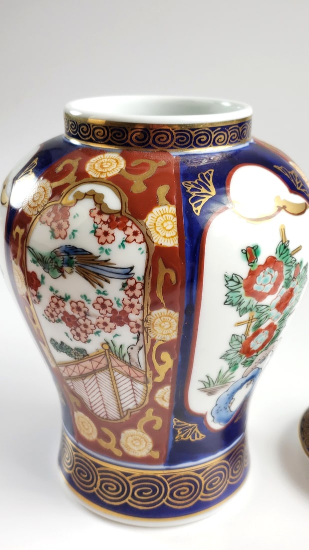 Japanese LJ Original Porcelain Ginger Jar with Floral Motif and Gold Accents - 5