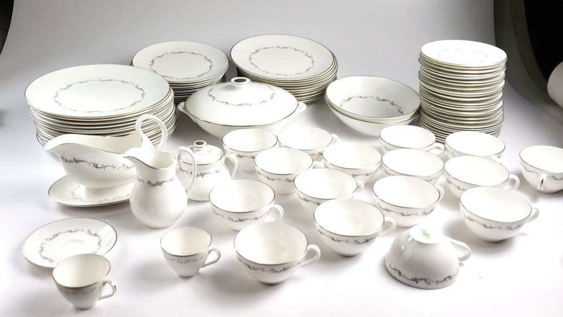 70+ Lot Of Royal Doulton Coronet English Fine Bone China Service For 12-16 - 16