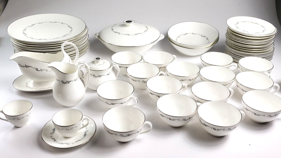 70+ Lot Of Royal Doulton Coronet English Fine Bone China Service For 12-16 - 4