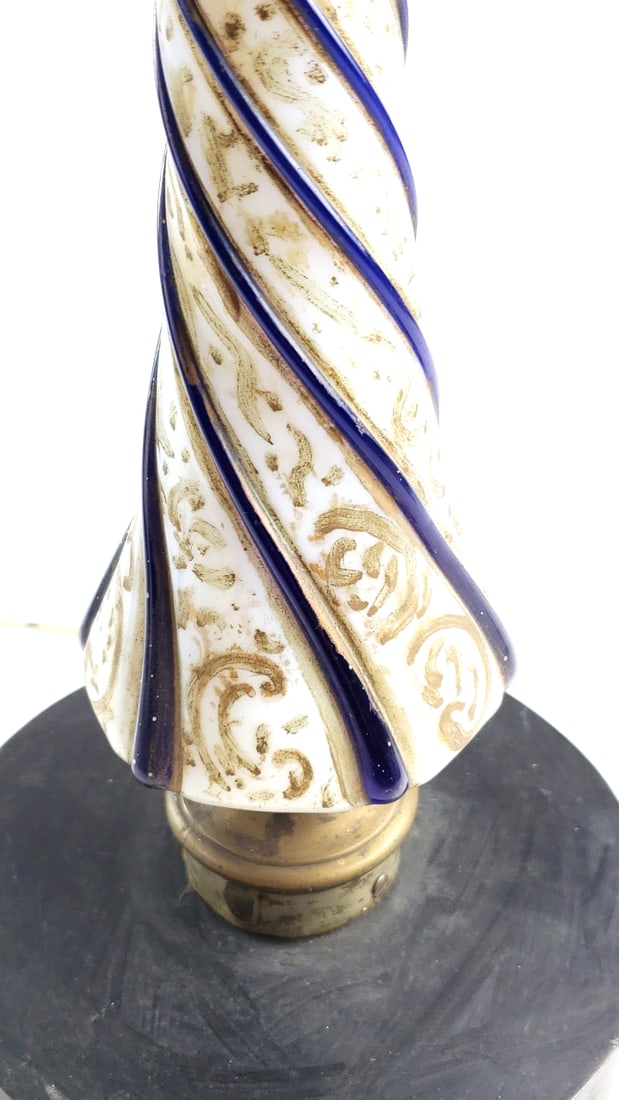 Antique Swirled Ceramic Table Lamp with Brass Accents & Wood Base - 2