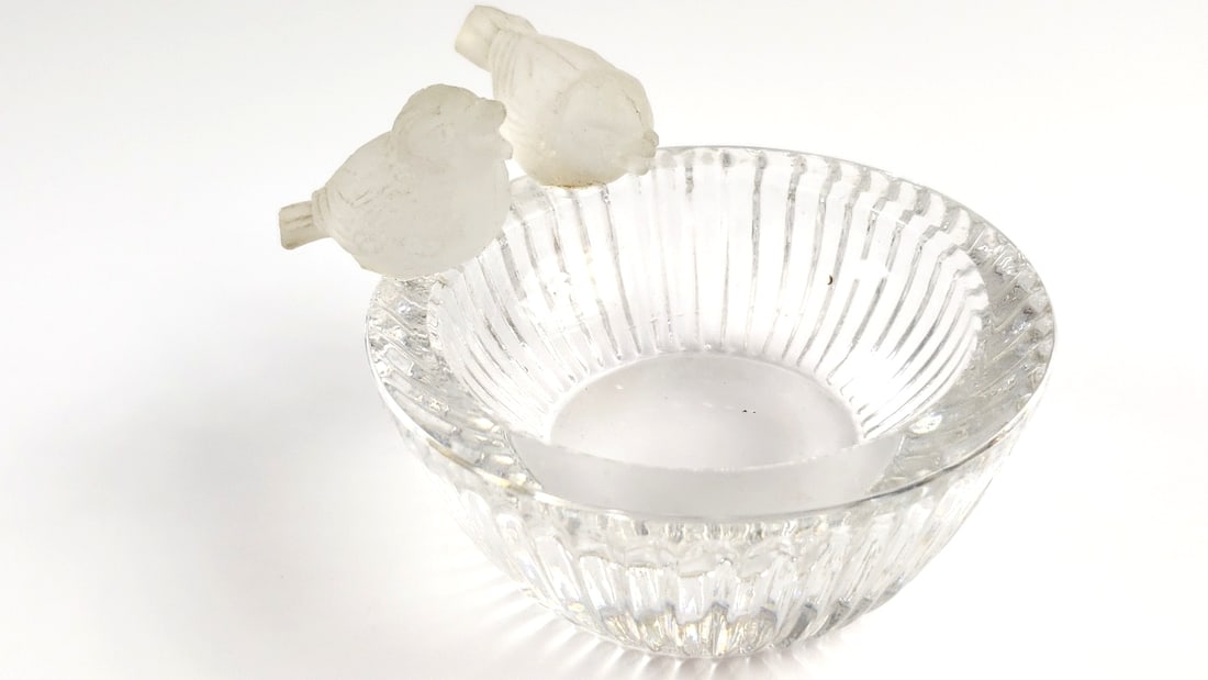 Glass Bowl Dish with Two Frosted Bird Figurines on Rim: Good Width: 4 Height: 4 Low Estimate: 15 High Estimate: 150