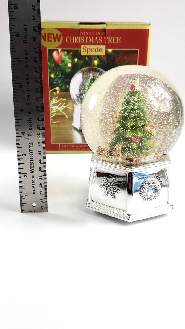 Spode Christmas Tree Snow Globe with Box - 5