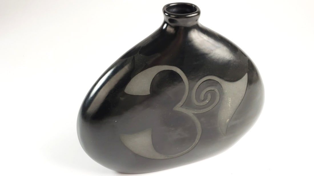 Native 11" Long Pottery Ceramic Vase Vintage Abstract Design: Great Width: 3 Low Estimate: 15 High Estimate: 75 Height: 9