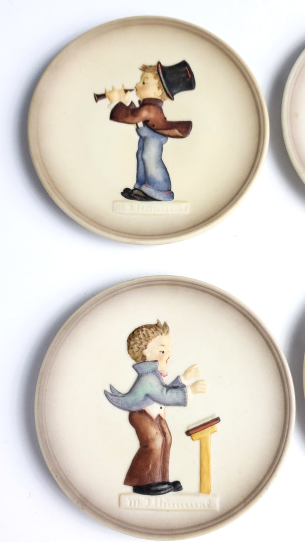 Set of 4 Hummel "Little Music Makers" 1983 Mini Porcelain Wall Plaques with Children Playing Inst... - 2