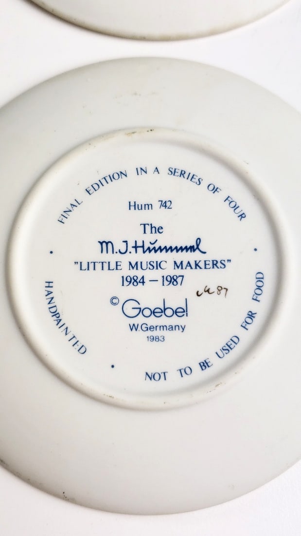 Set of 4 Hummel "Little Music Makers" 1983 Mini Porcelain Wall Plaques with Children Playing Inst... - 7