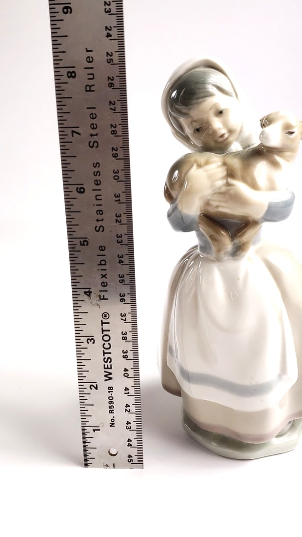 Porcelain Figurine of Girl Holding Lamb - Lladro ? Made In Spain - 5
