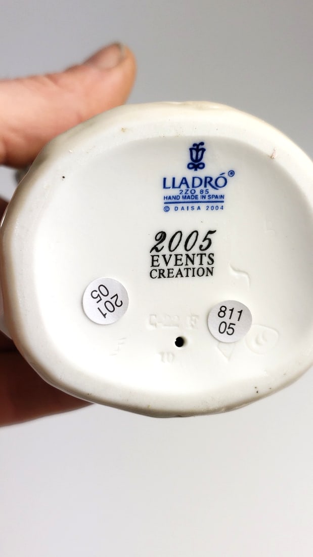 Lladro 22085 Hand Made Spain Porcelain 2005 Events Creation - 2
