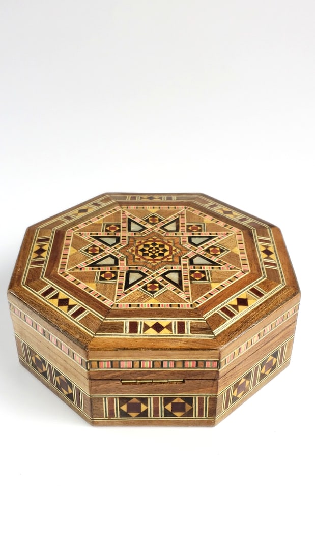 Handcrafted Inlaid Octagonal Wooden Box with Geometric Inlay Design - 4