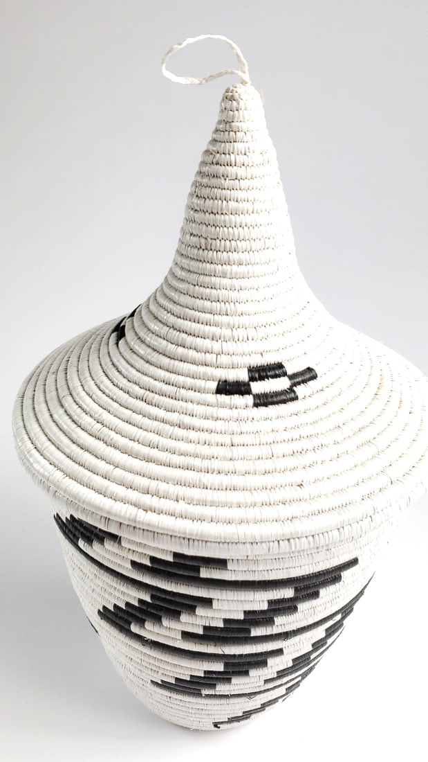 Handwoven White and Black Patterned Basket with Lid 12" Tall: Nice Width: 4 Height: 6 High Estimate: 45 Low Estimate: 15