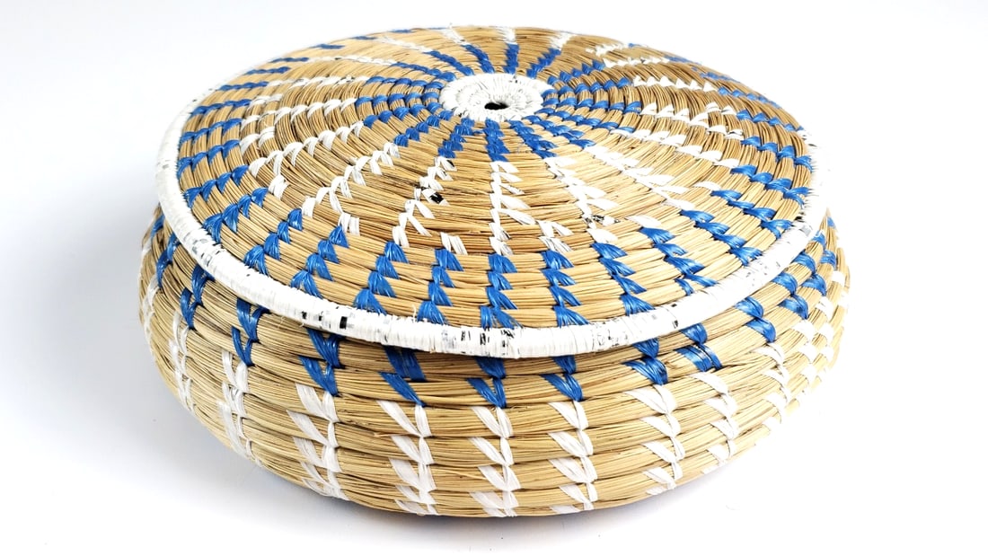 Handwoven Blue and White Lidded Basket: Nice Width: 3 Height: 7 High Estimate: 75 Low Estimate: 20
