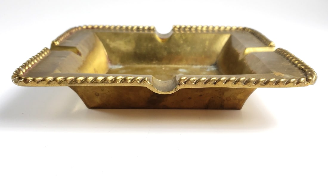 Vintage Brass Cigarette Cigar Ashtray with Decorative Edging - 3