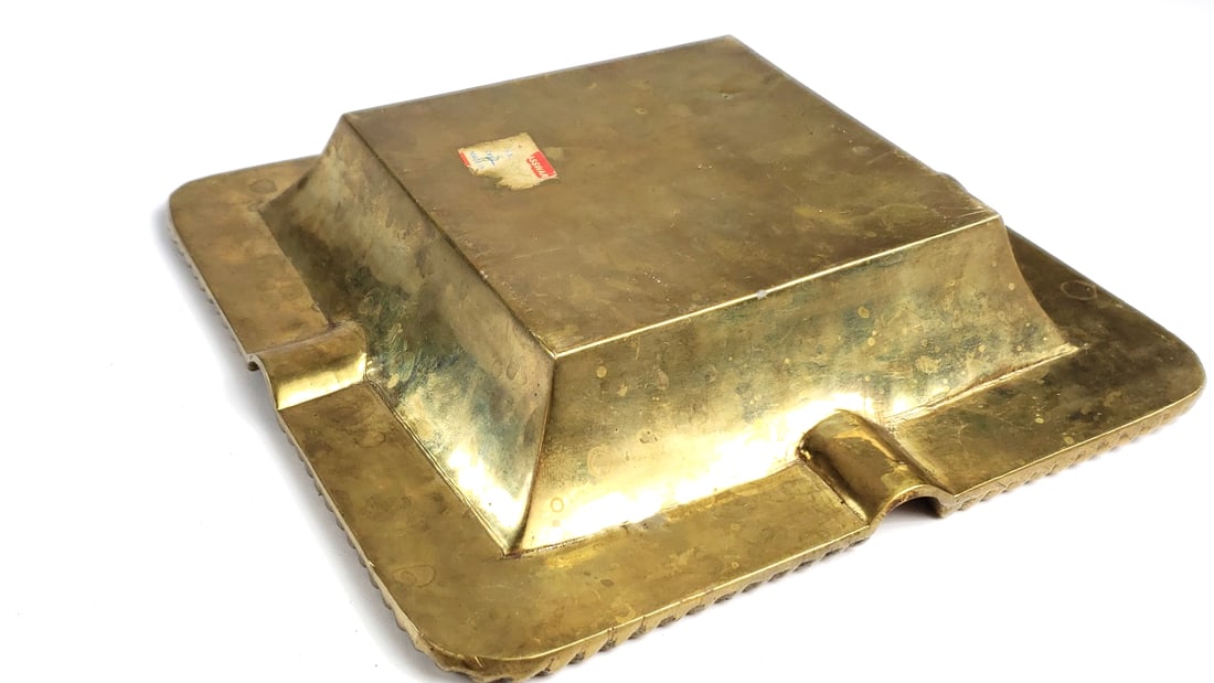 Vintage Brass Cigarette Cigar Ashtray with Decorative Edging - 6