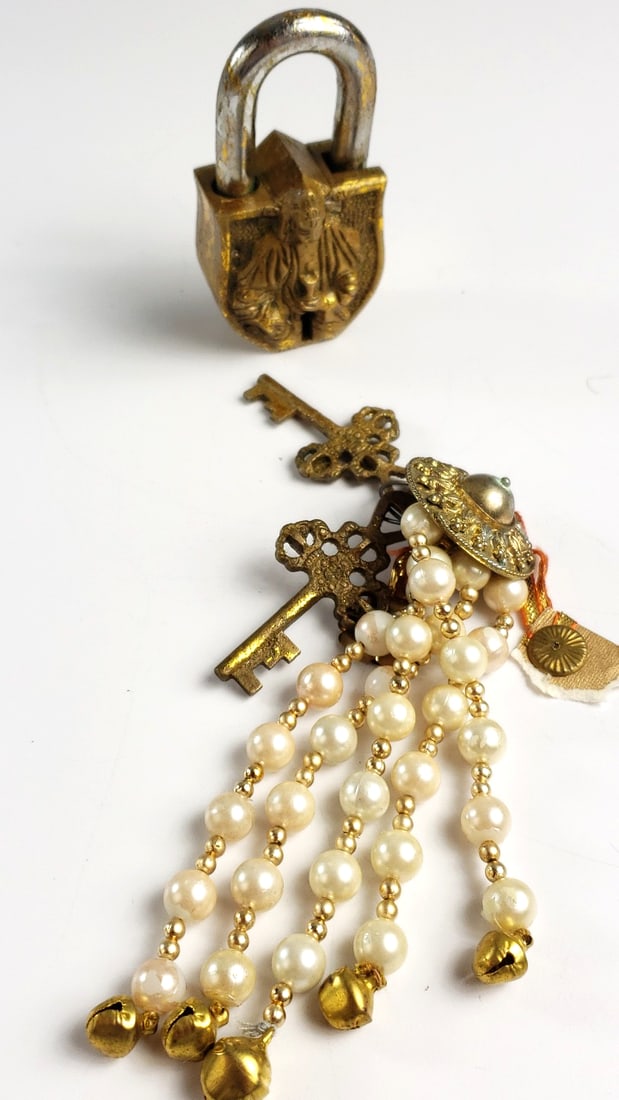 Ornate Vintage Brass Lock with Keys and Pearl Rosary: Unique Width: 4 Height: 4 High Estimate: 150 Low Estimate: 20
