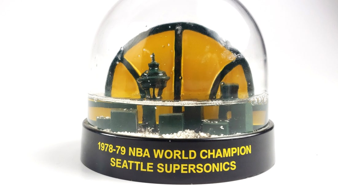 Vintage Seattle SuperSonics Replica 1978-79 NBA Champion Snow Globe Collectible - 2
