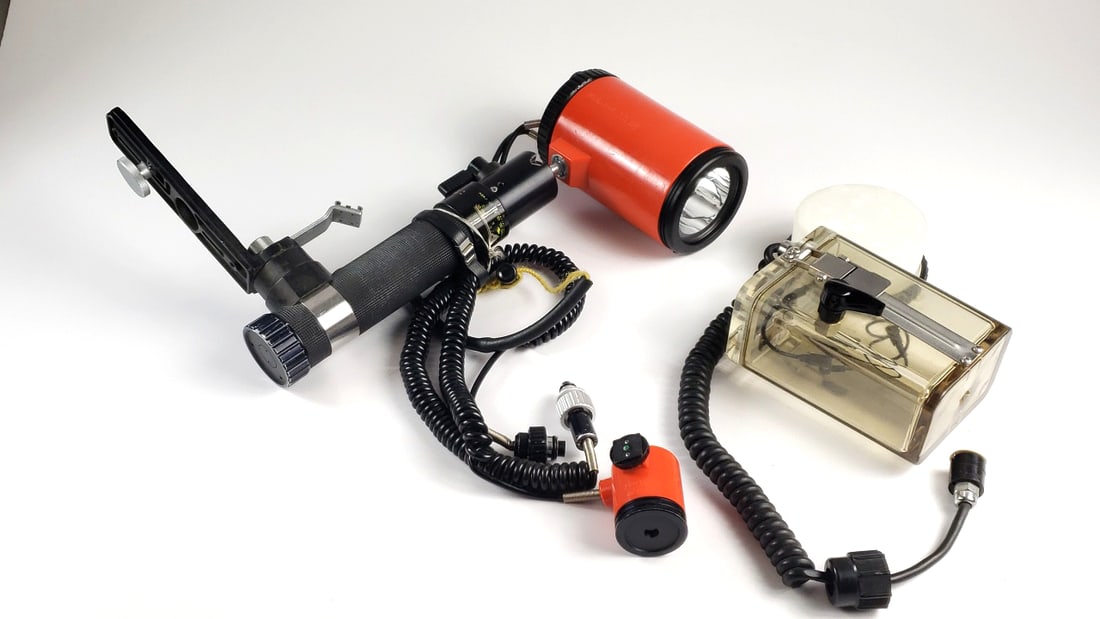 Nikonos Speedlight SB101 Underwater Flash Unit, Orange, Untested - 2