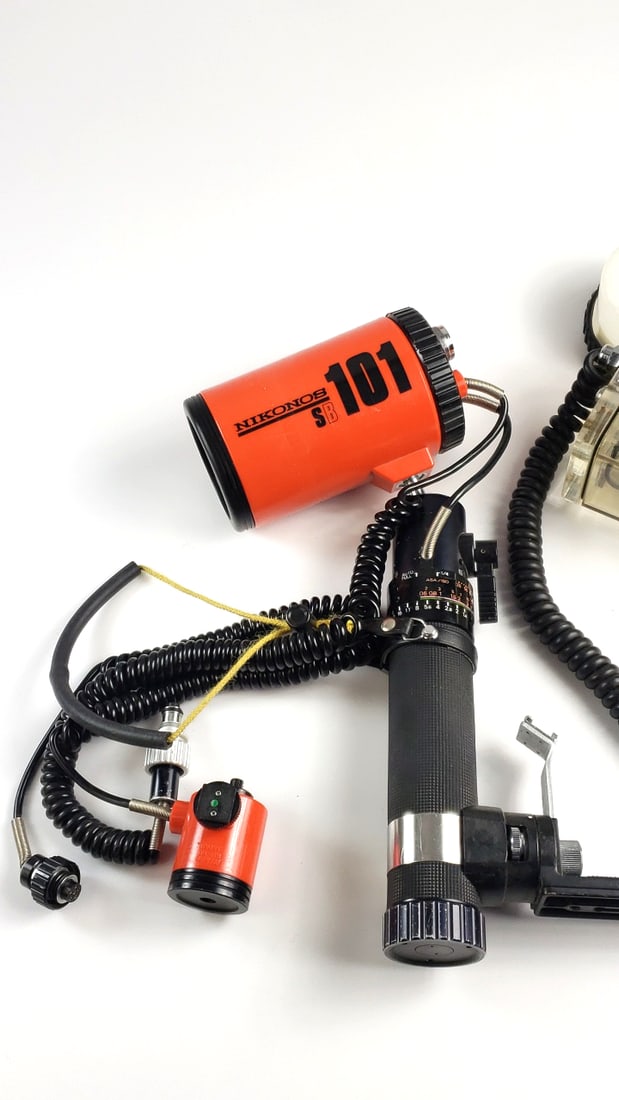 Nikonos Speedlight SB101 Underwater Flash Unit, Orange, Untested - 6