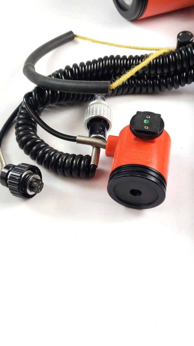 Nikonos Speedlight SB101 Underwater Flash Unit, Orange, Untested - 7