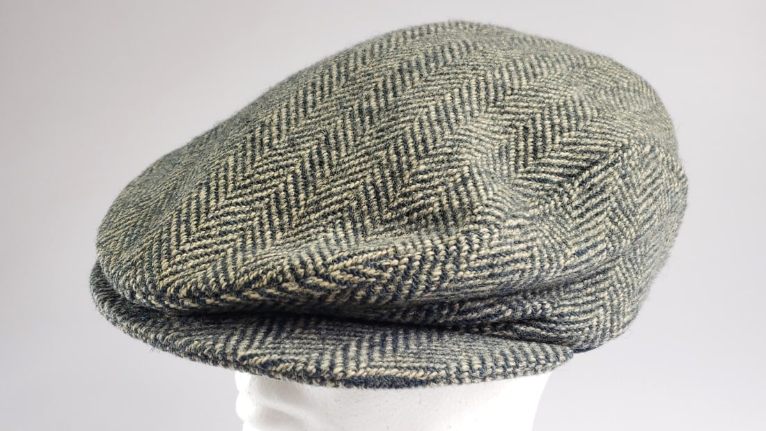 Vintage Hatterdashery Seattle Flat Cap Hat Grey Herringbone Tweed With Snap Bill: Good see pics Height: 7 Width: 1 High Estimate: 40 Low Estimate: 20