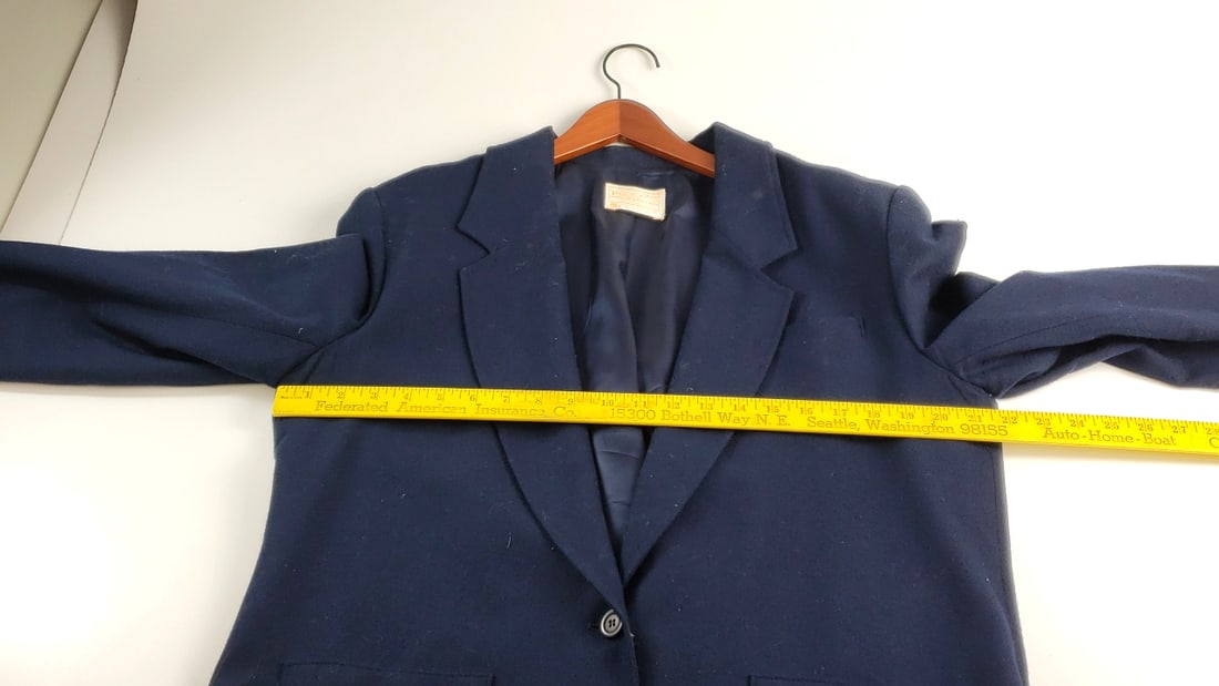 Vintage Pendleton Woolen Mills Navy Wool Blazer with Notched Lapels - 5