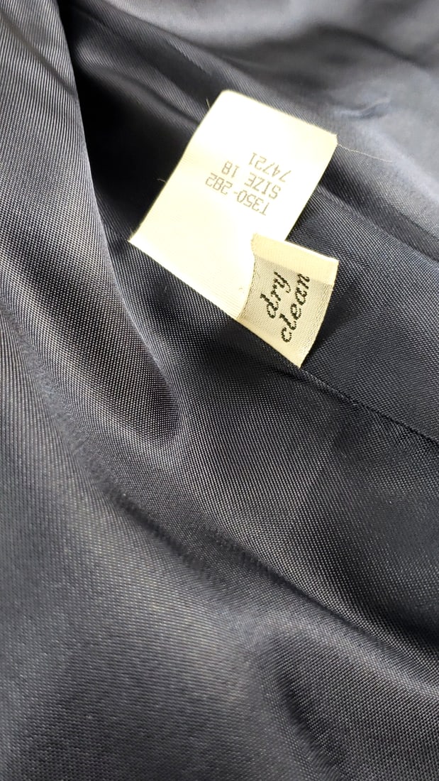 Vintage Pendleton Woolen Mills Navy Wool Blazer with Notched Lapels - 8