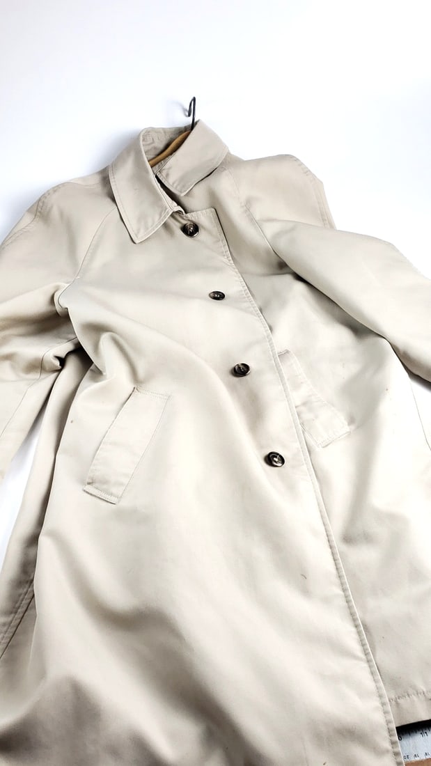 Vintage Eddie Bauer Beige Trench Coat with Plaid Lining and Button Closure - 10