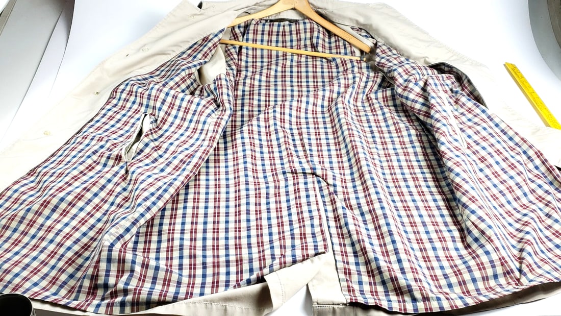 Vintage Eddie Bauer Beige Trench Coat with Plaid Lining and Button Closure - 3