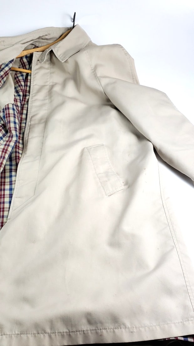 Vintage Eddie Bauer Beige Trench Coat with Plaid Lining and Button Closure - 8