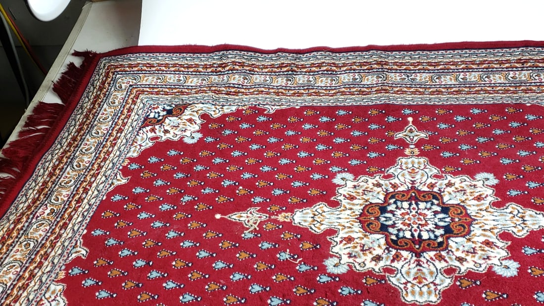 Traditional Hand Knotted Red Persian-Style Area Rug with Central Medallion Design 60" x 36" - 4