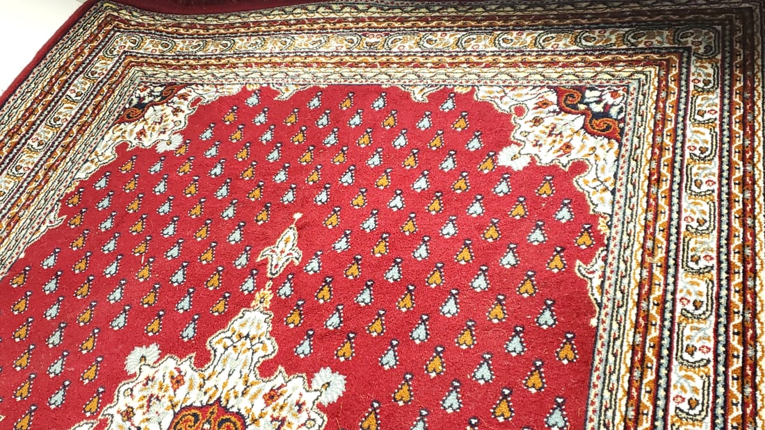 Traditional Hand Knotted Red Persian-Style Area Rug with Central Medallion Design 60" x 36" - 7