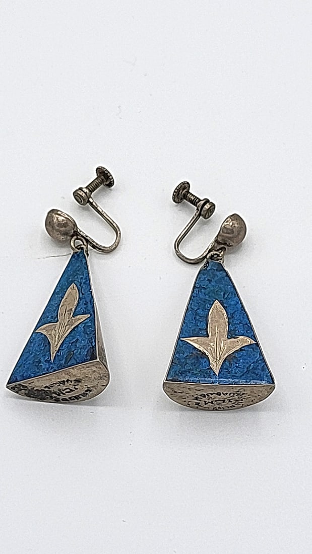 Vintage Mexico Sterling Silver & Blue Stone Screw-back Earrings 10.41g: 3x2x1 1 lb Height: 2 Width: 1 Low Estimate: 20.00 High Estimate: 80.00