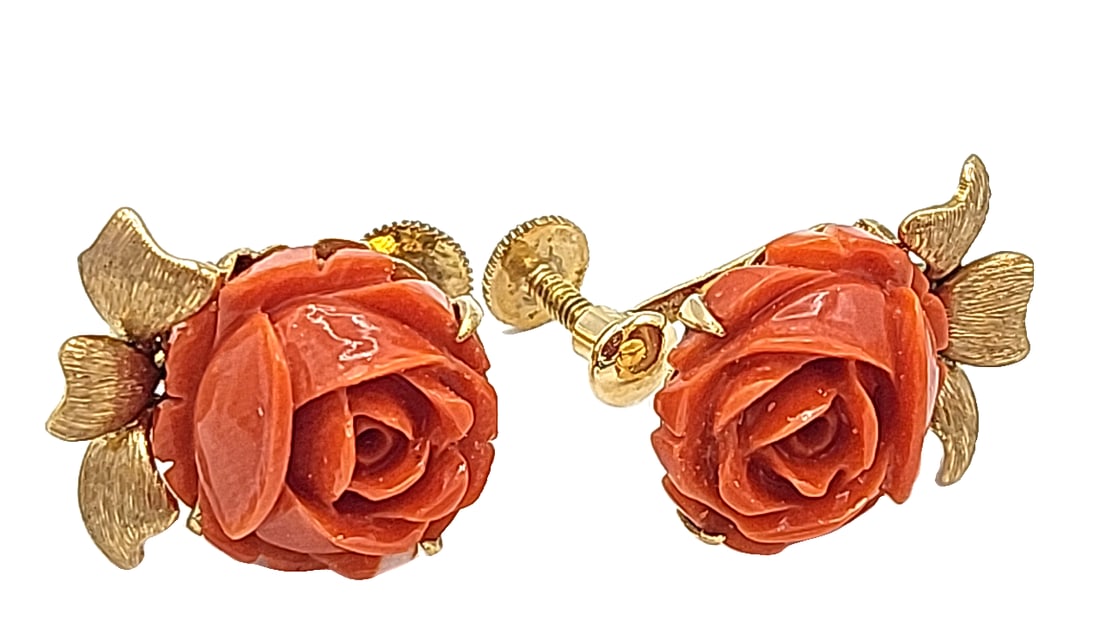 Hong Kong 14k Gold Carved Coral Flower Screwback Earrings 6.34g: The coral has a tiny white patch towards the edge. 2x2x1 1 lb Height: 2 Width: 1 Low Estimate: 100.00 High Estimate: 325.00