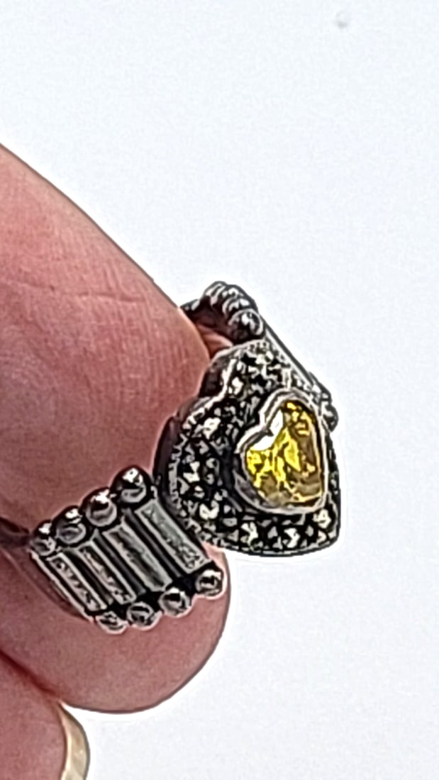 Sterling Silver Ring With Yellow Heart-shaped Gemstone 5.46g Size 5.5 - 3