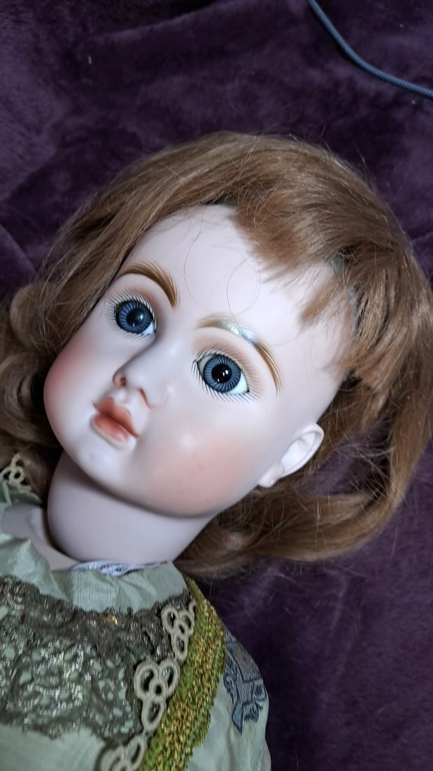 Colleen Phillips Porcelain Doll With Lace Dress And Velvet Shoes - 10
