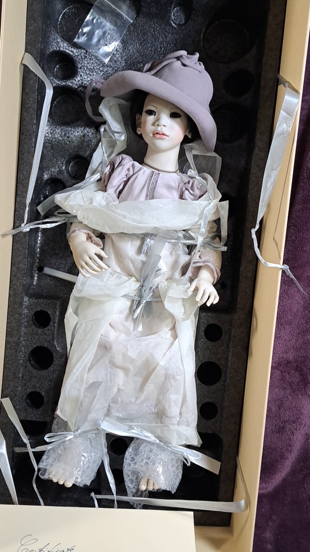 Annette Himstedt Shianji Porcelain Doll 29/70 Coa Artist Made - 7
