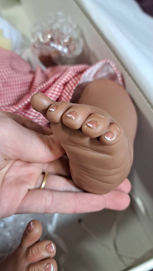 Ashton Drake Galleries Jasmine Goes To Grandma's Doll With Box - 12