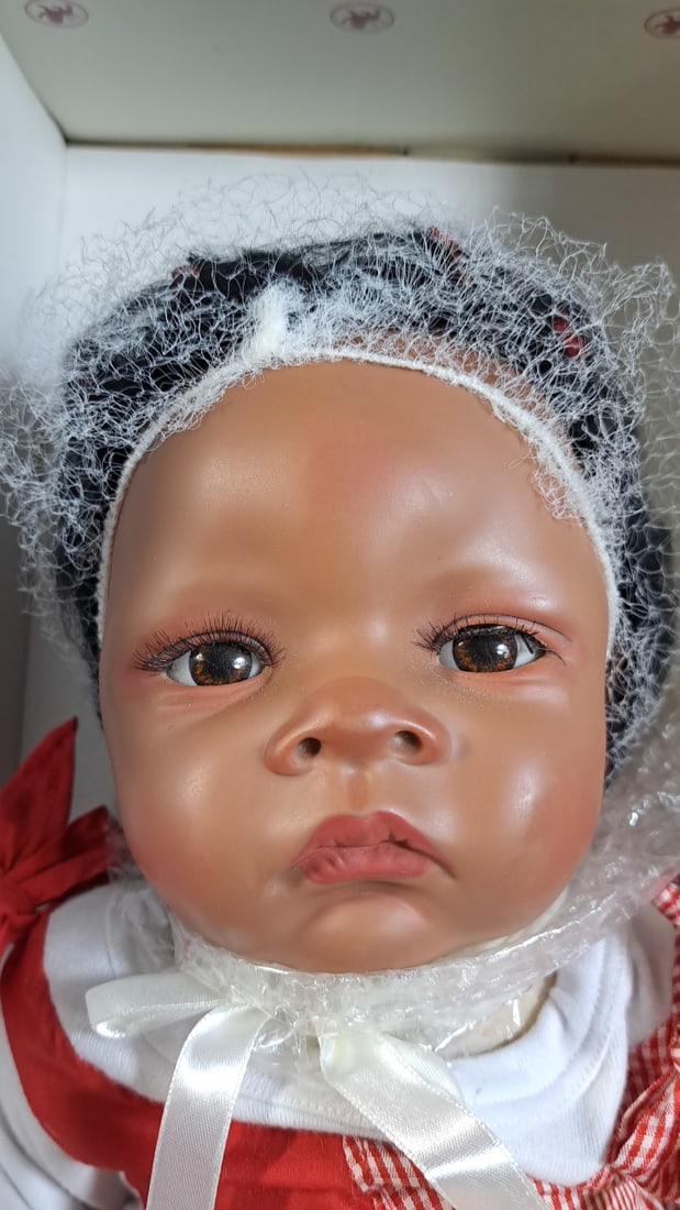Ashton Drake Galleries Jasmine Goes To Grandma's Doll With Box - 2